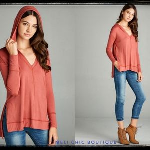 Long sleeve hoodie w/side slit